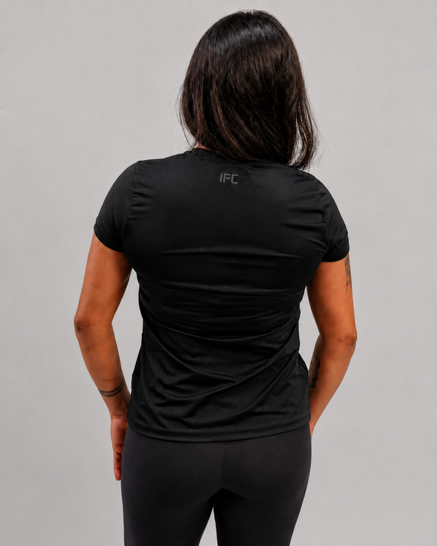 Camiseta .ESPECIALISTA Babylook Logo no Peito Preta