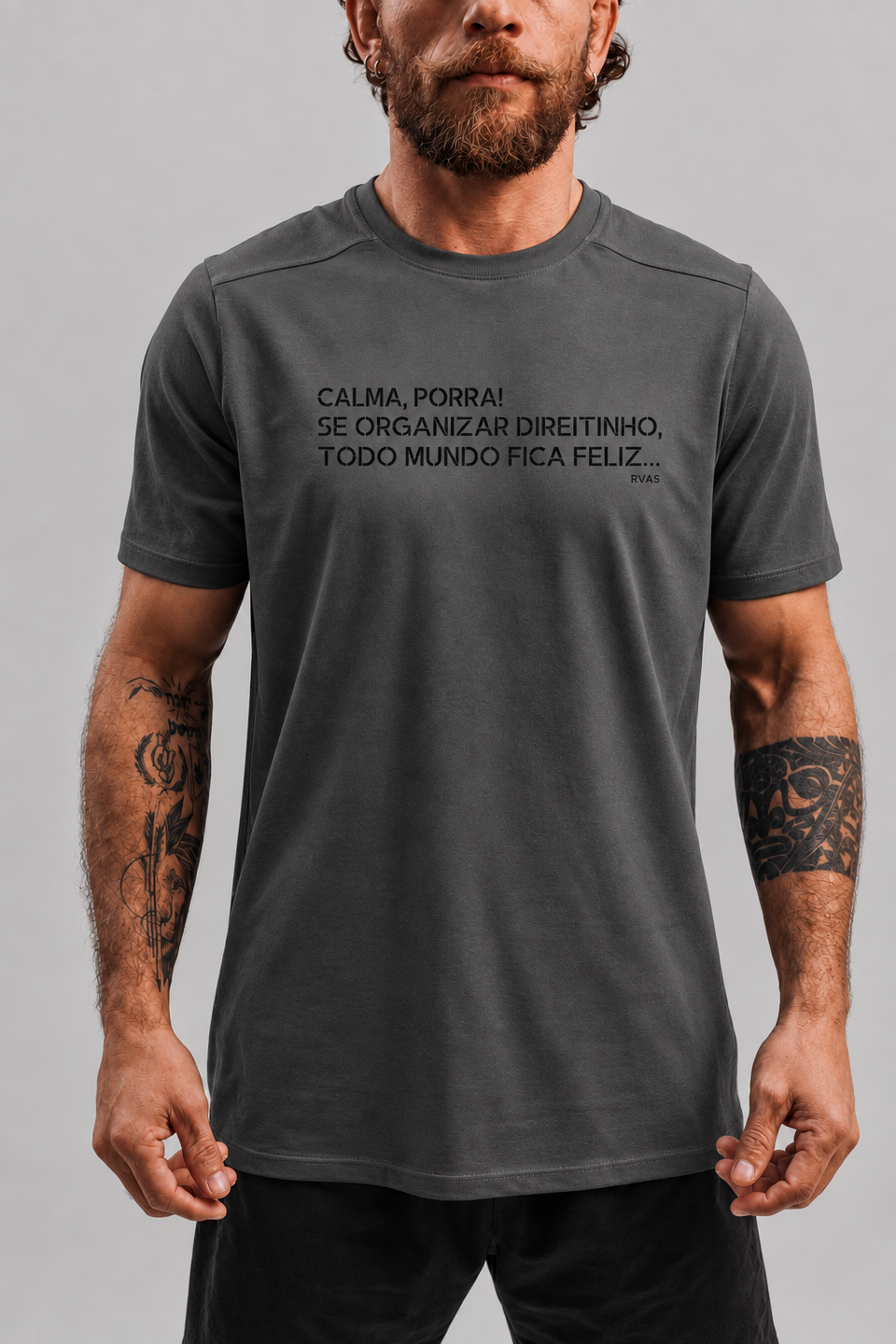 Camiseta .ESPECIALISTA Calma, Porra! Algodão Cinza