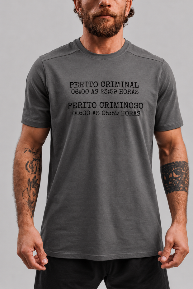Camiseta .ESPECIALISTA Perito Criminoso Algodão Cinza