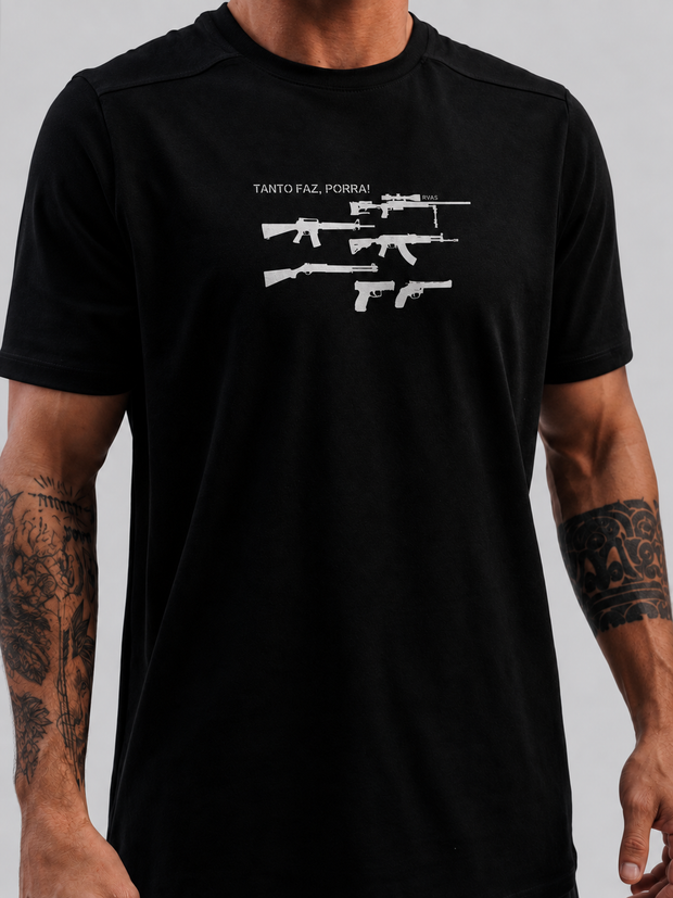 Camiseta .ESPECIALISTA Tanto Faz Poliamida Preta